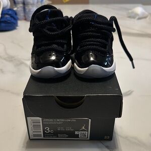 Jordan 11 Retro low size 3c